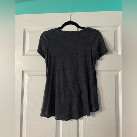 Navy Hollister t-shirt XS - Picture 2 of 3